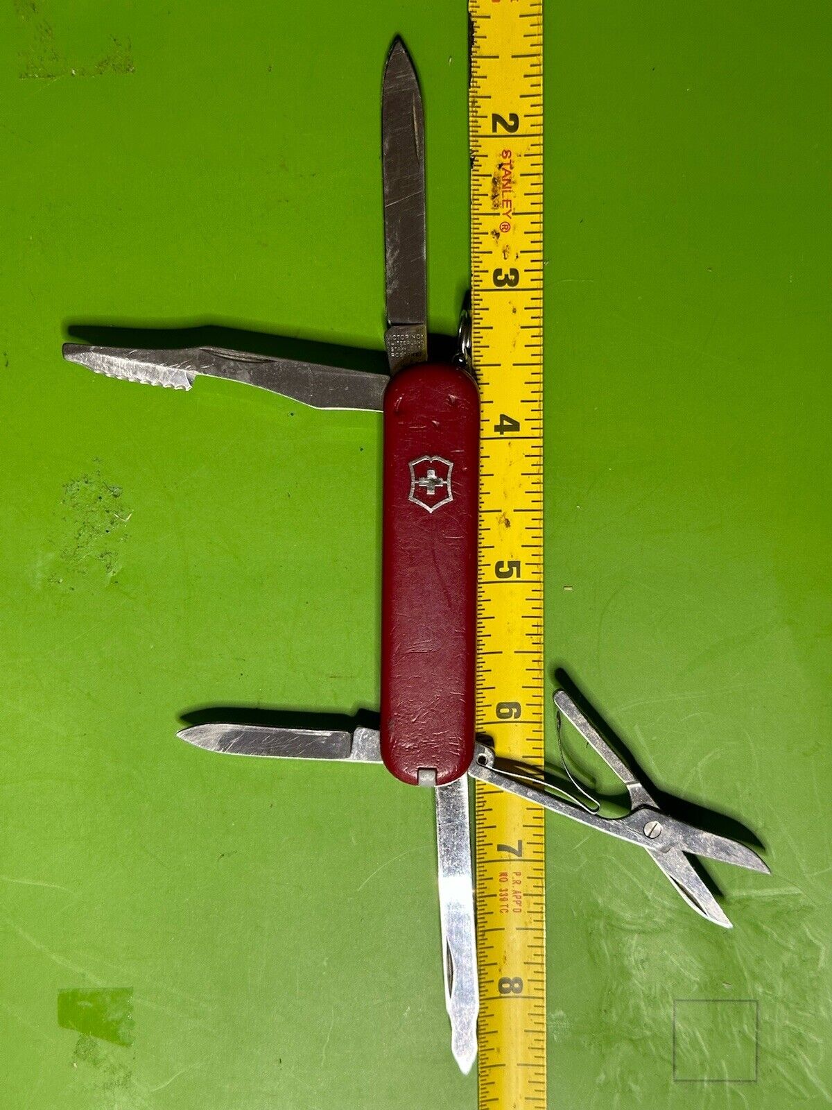 VICTORINOX EXECUTIVE RED SWISS ARMY KNIFE--See Pics Damage To Scales.   #44