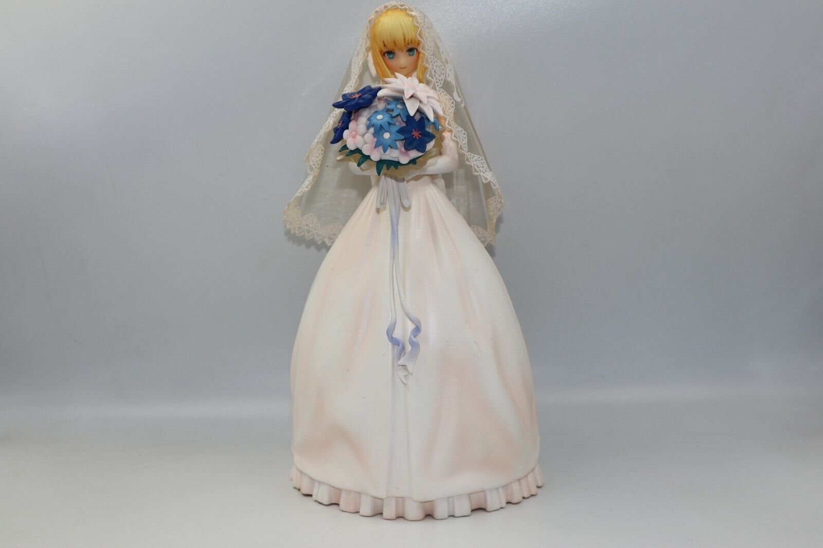 27CM Anime Girl Wedding saber Characters Figures Toy Collect toy