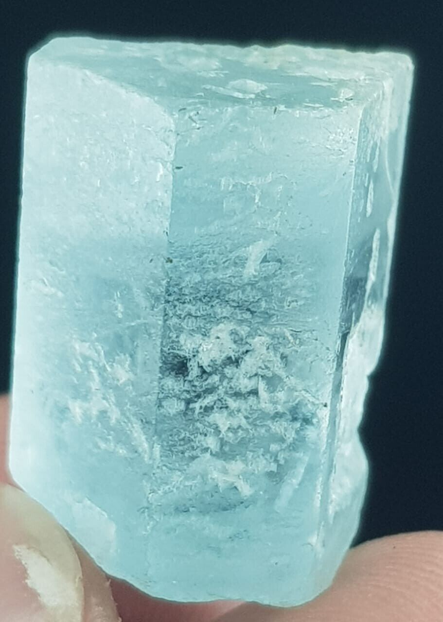 Aquamarine 42.45 ct Pakistani Crystal Nature\'s Masterpiece Unveild Sky Blue