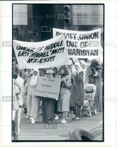 Orig 1986 press photo muslim protests detroit 1986