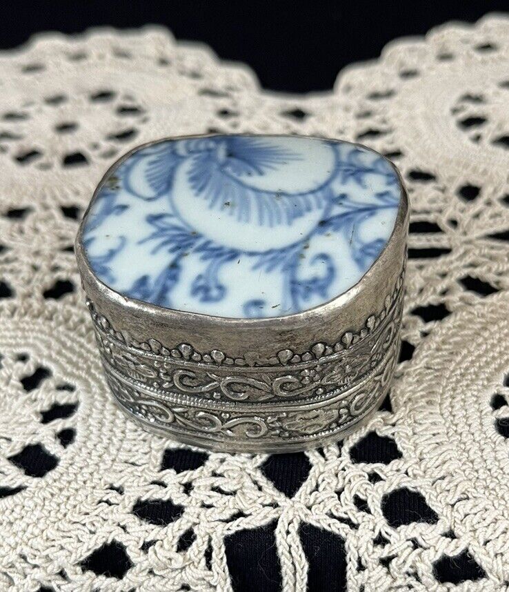 Vintage Antique Chinese Silver & Porcelain Blue & White Inset Small Trinket Box