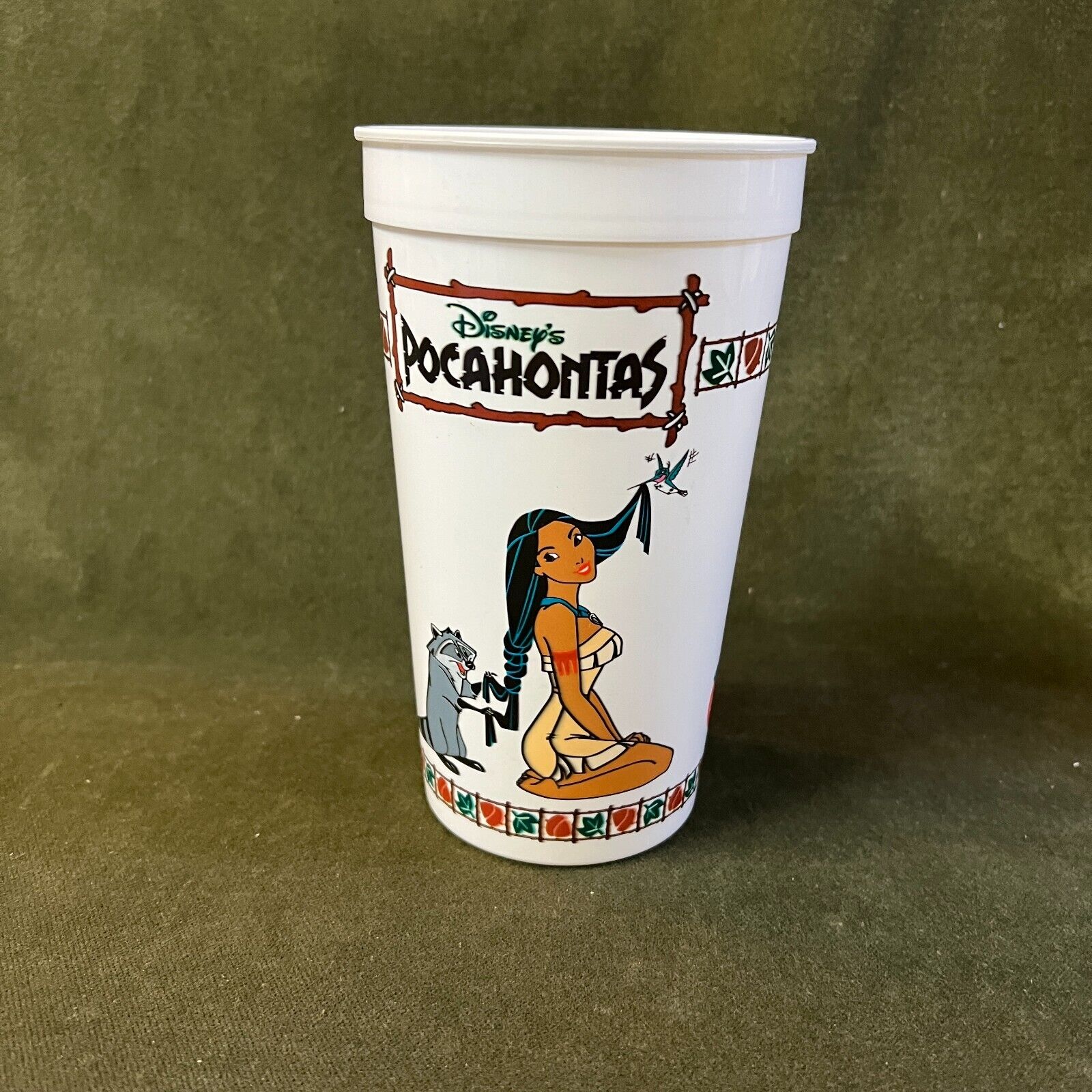 Disney Pocahontas & Chief Powhatan 32oz. Plastic Coca Cola Cup Vintage 1995