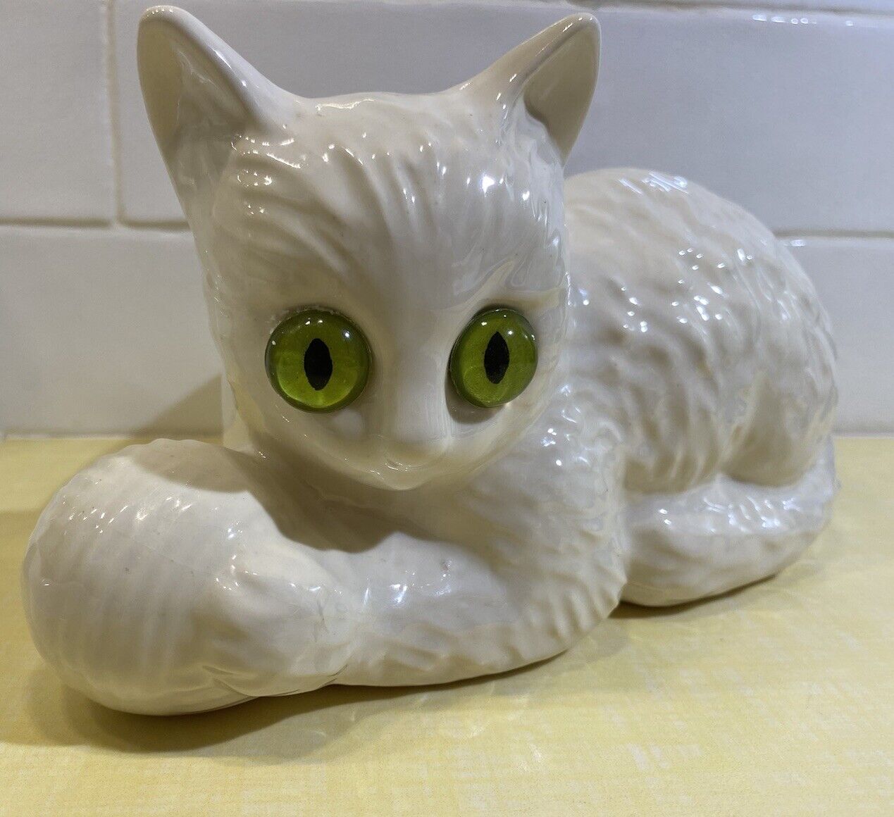 Vtg Haeger Pottery White Cat Kitten Ball of Yarn Ceramic Pot Planter Green Eyes