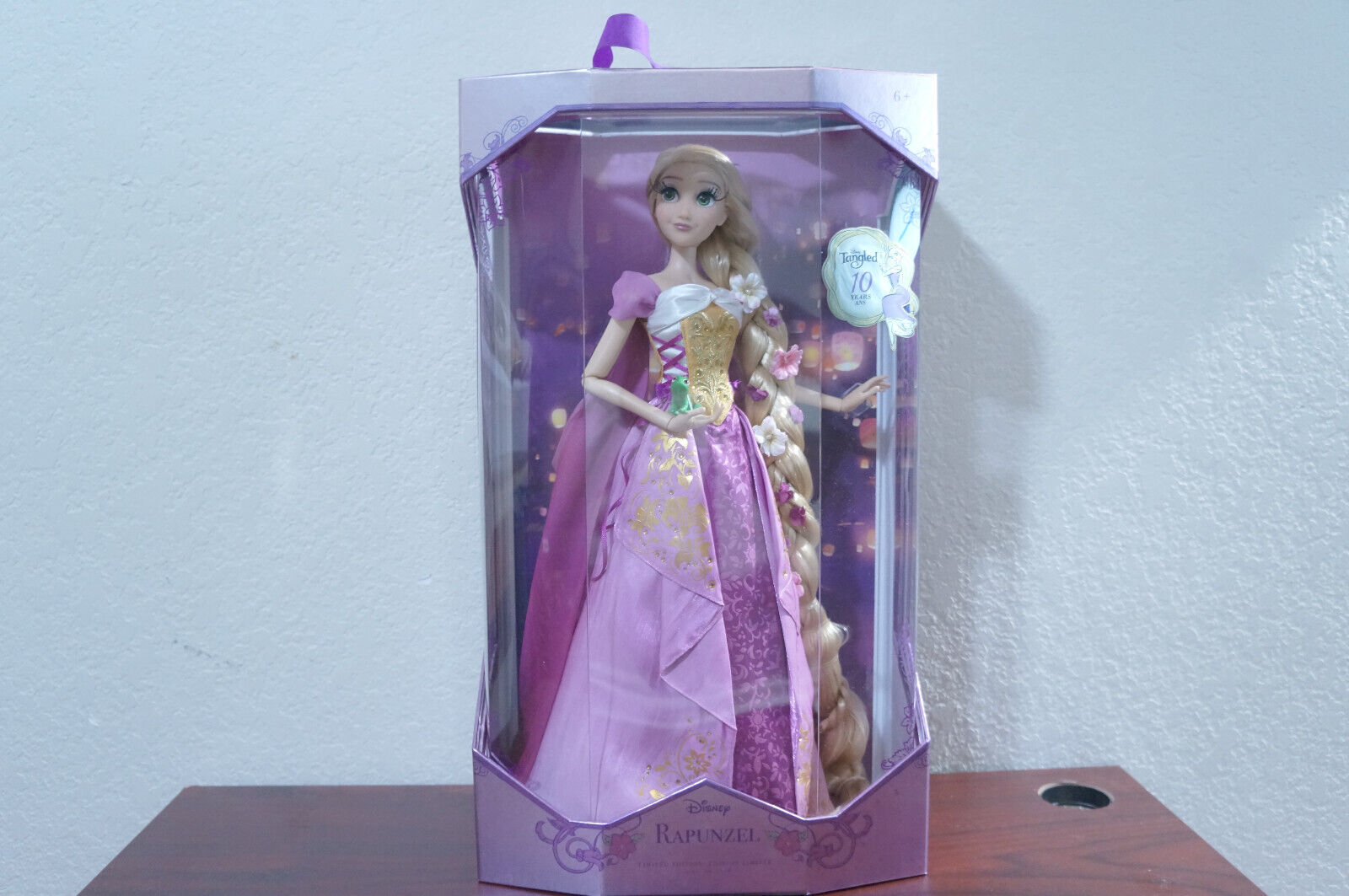 Disney Rapunzel Limited Edition 17 inch 10th Anniversary Doll NEW
