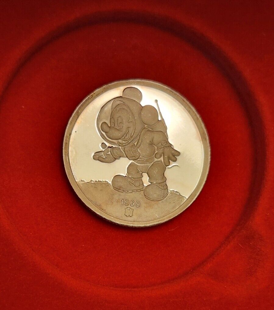 Disney Fine Silver Coin 1oz .999 60 Years Mickey as Astronaut 1969
