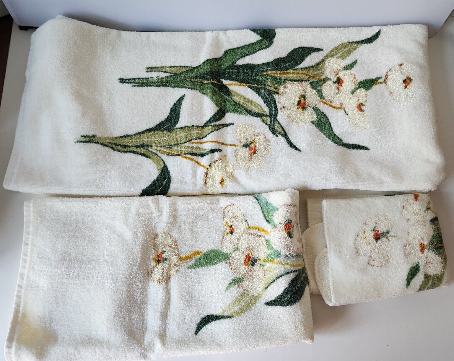 3 Vtg Utica Fine Arts J.P. Stevens Daffodil Floral Bath Towels Set Of 3 Unused 