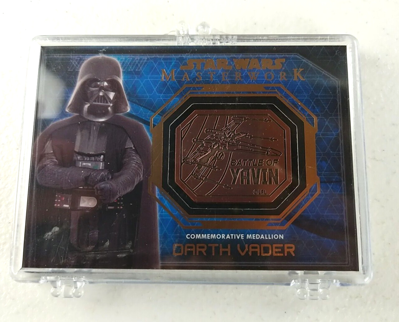 2016 Topps Star Wars Masterwork Darth Vader Yavin Commemorative Medallion Card