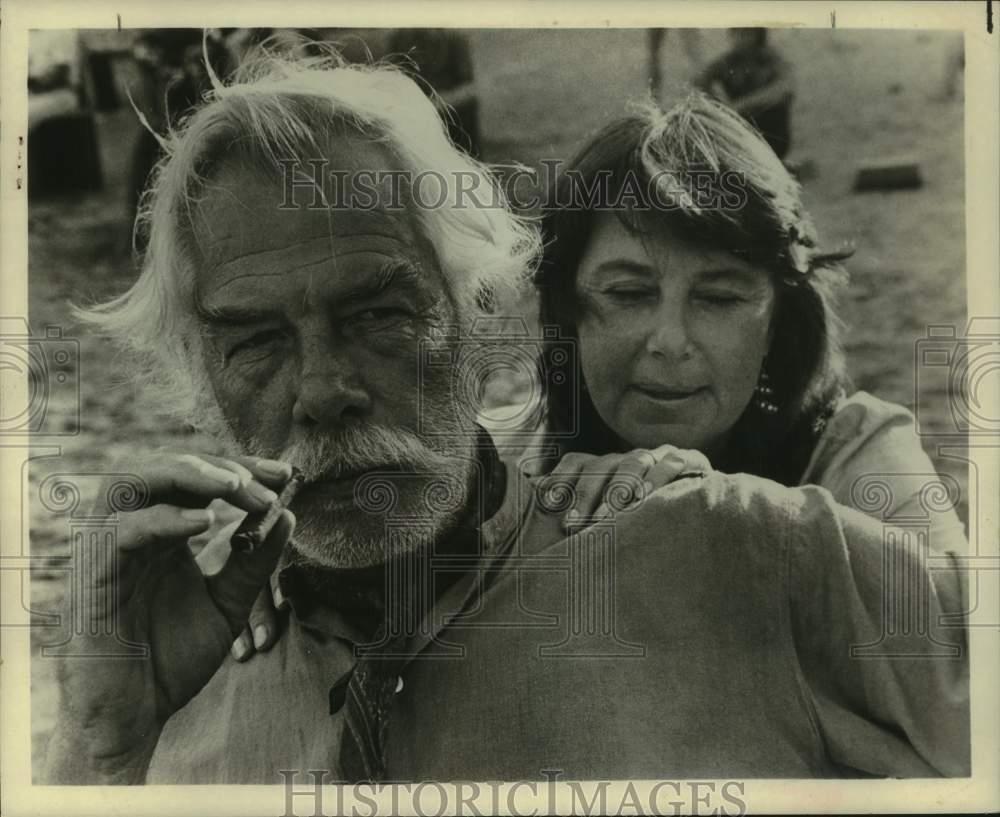 1975 Press Photo Actor Lee Marvin with his wife - tup05851
