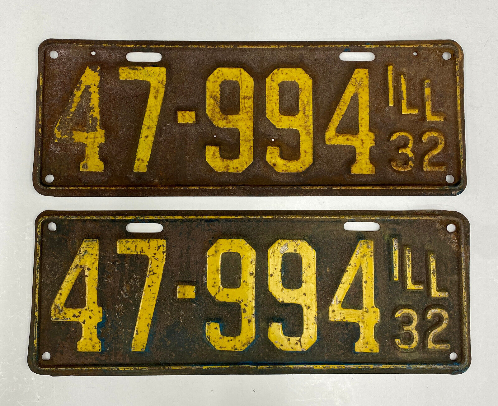 Pair of 1932 Illinois License Plates - # 47-994