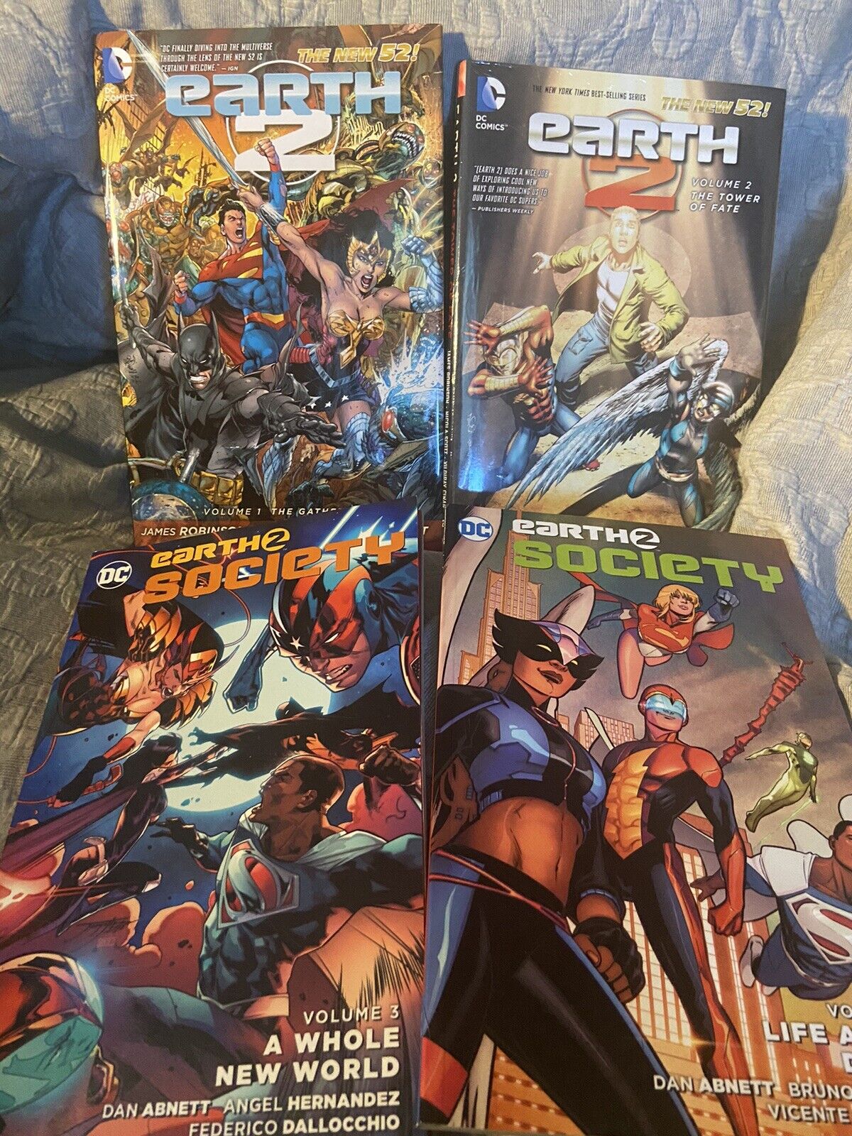 DC Comics Earth Two Hardcover TPB Mixed Lot New 52 # 1-2 Earth 2 Society #3-4