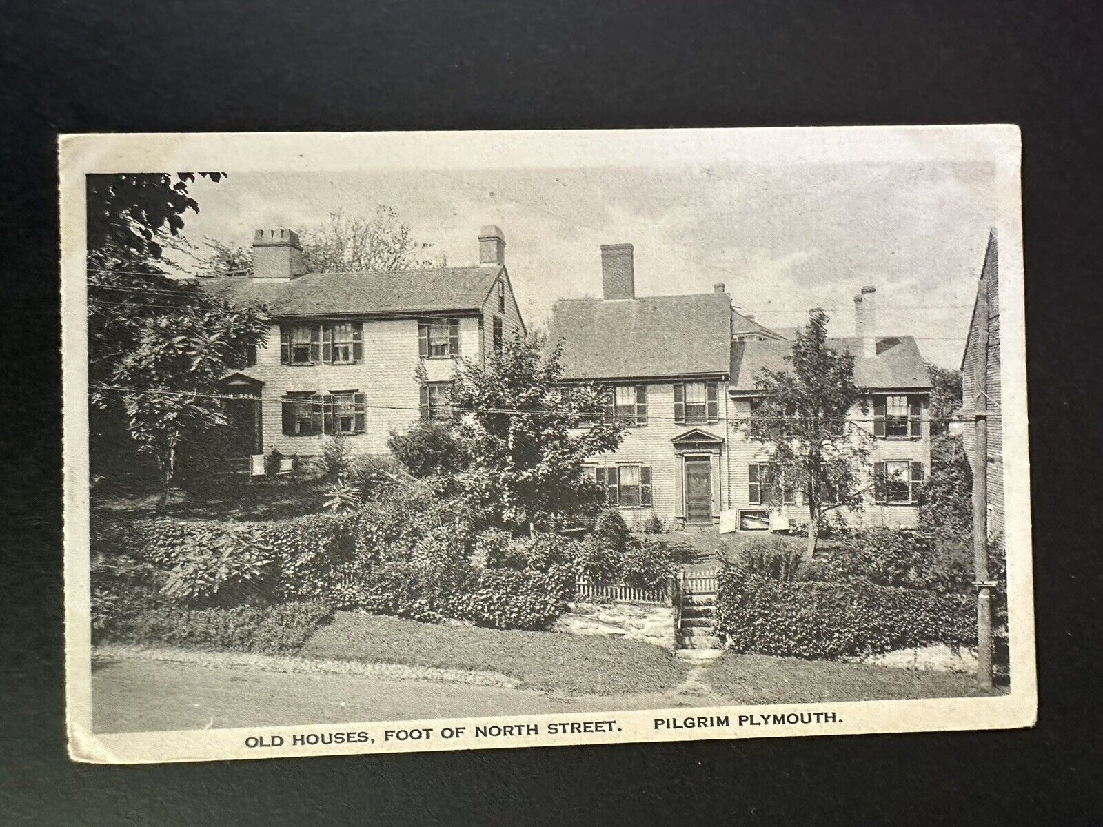 Postcard OLD HOUSES, FOOT OF NORTH STREET.PILGRIM PLYMOUTH MASS. R12