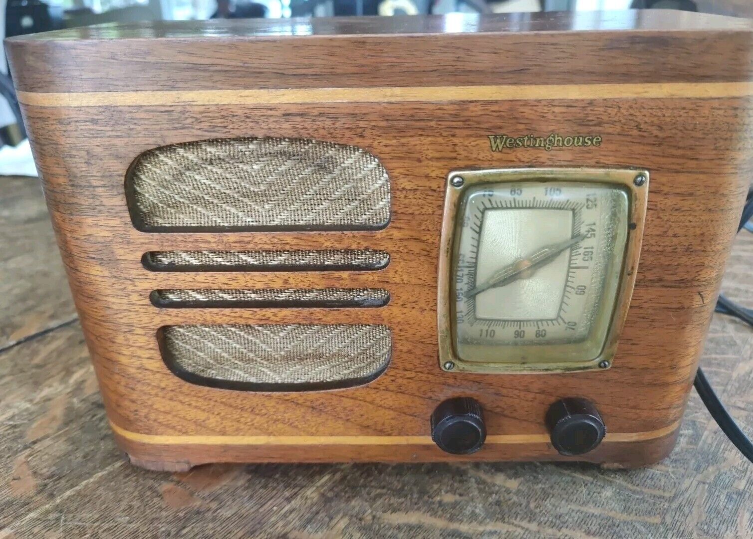 Vintage Art Deco Westinghouse Model WR-152 Tabletop Radio - Working