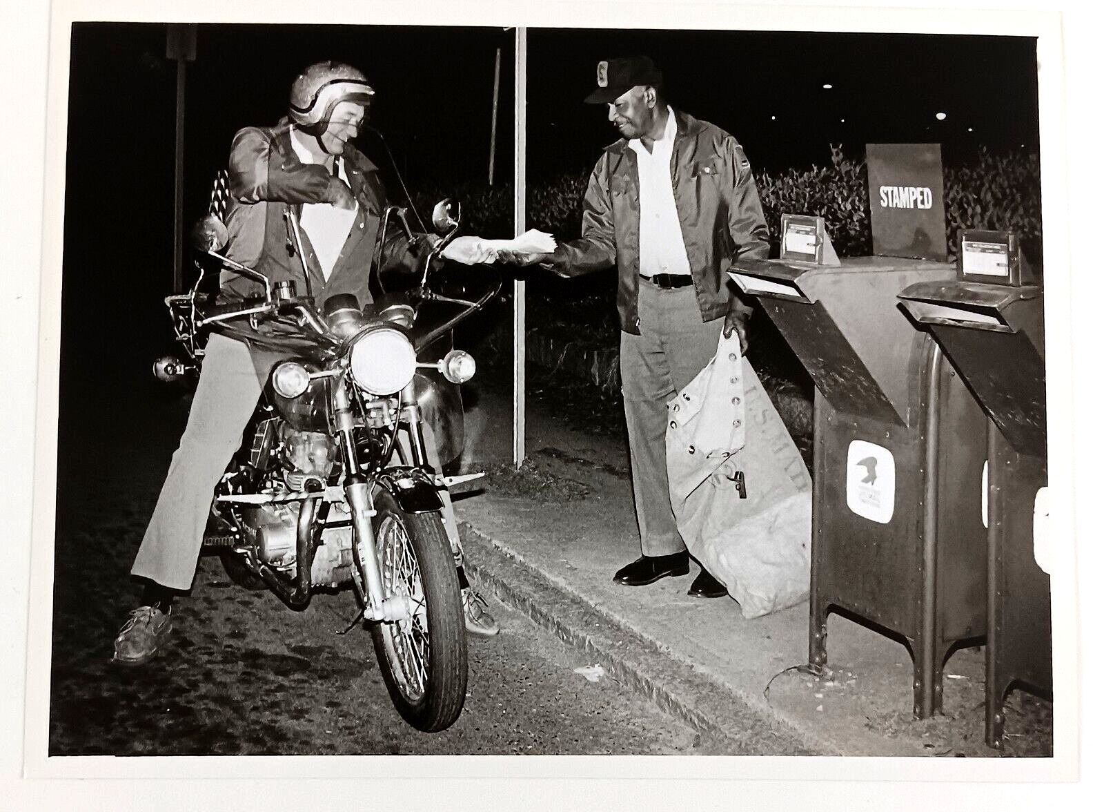 1981 Charlotte NC Tax Dropoff African American Postal Worker VTG Press Photo