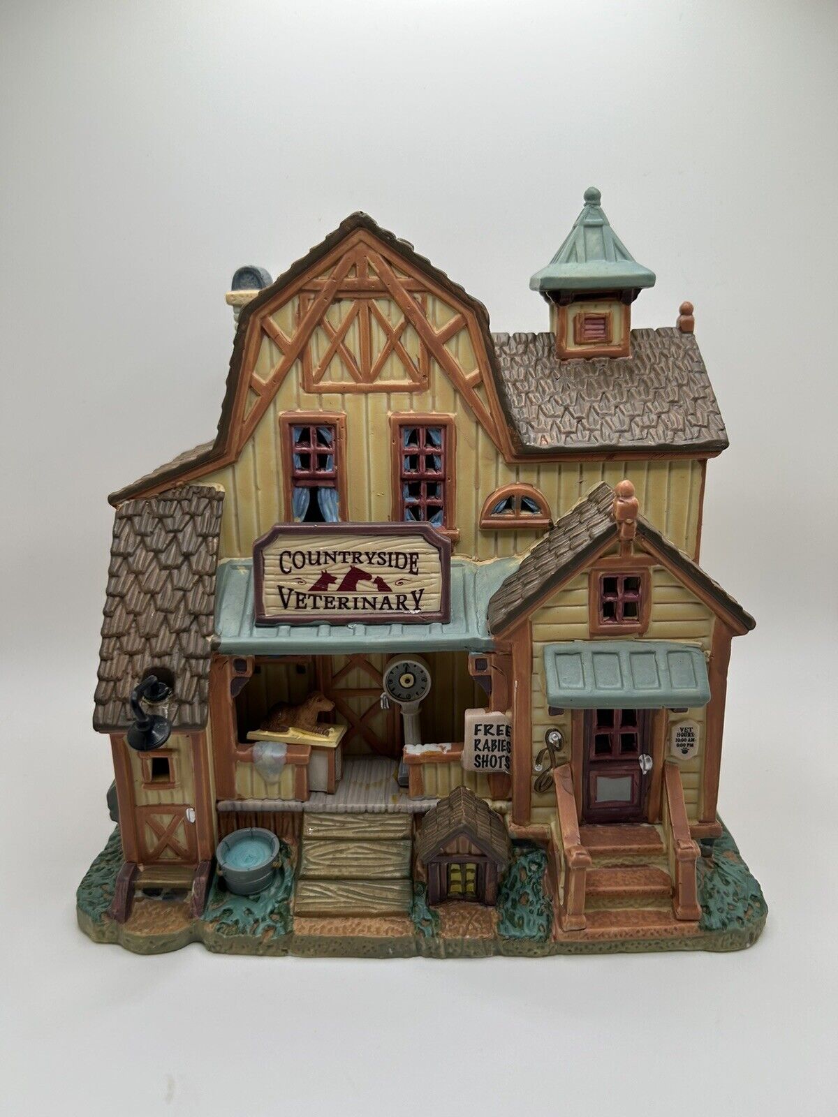 Lemax Countryside Vet Lighted Christmas Village House READ