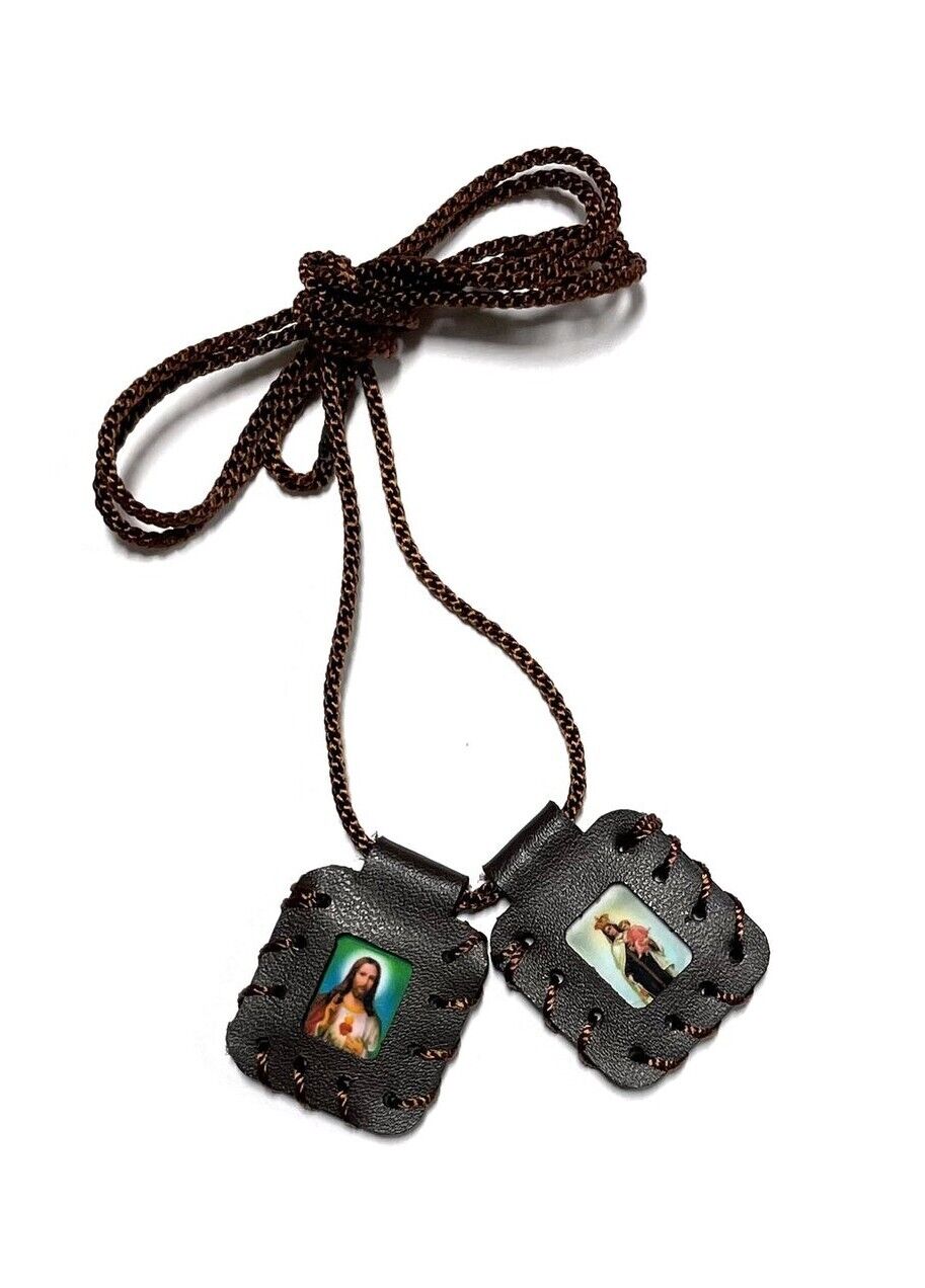 Traditional leather scapular of Our Lady of Mt Carmel, Escapulario  cuero Brown 