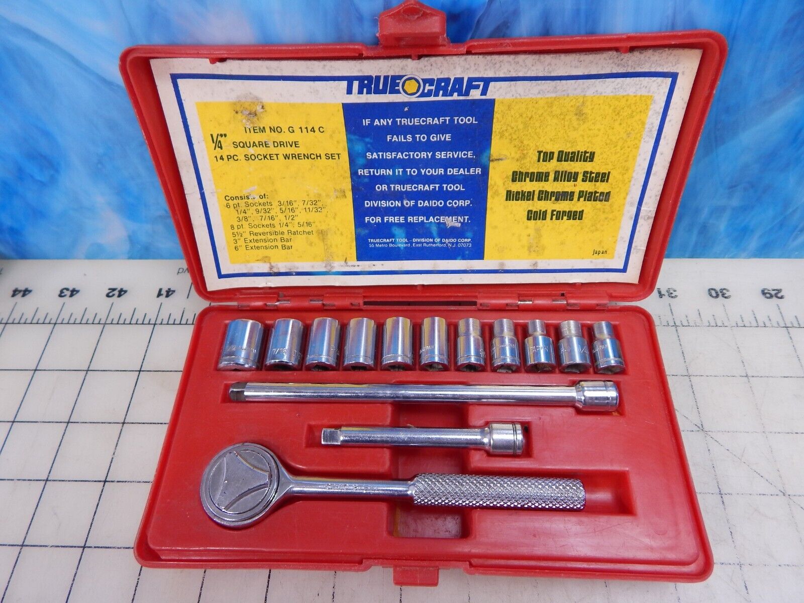 Vintage TRUECRAFT  1/4in Dr. SAE Ratchet Socket Set in red box 14pc.