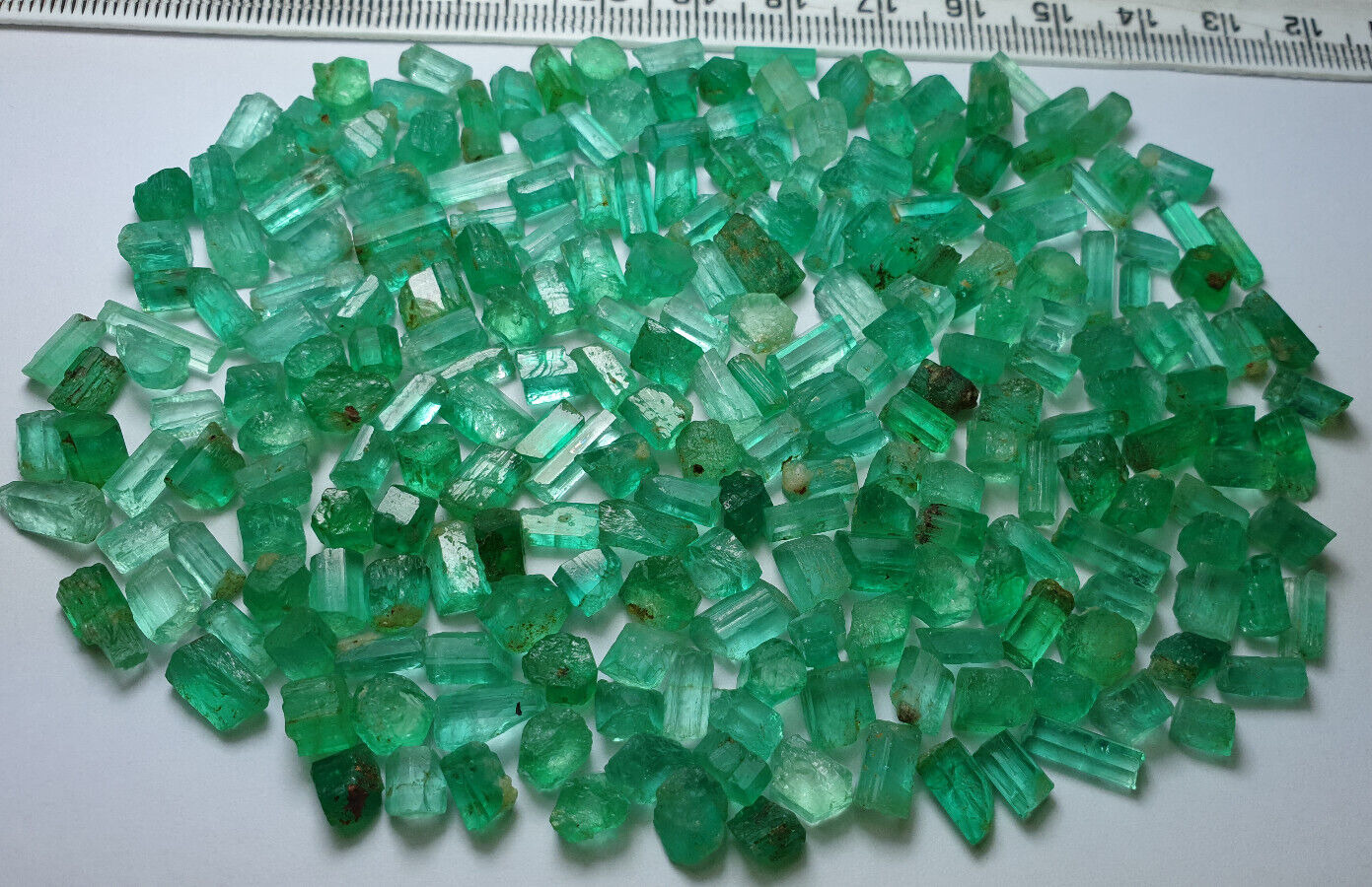 242 Cts Beautiful Color Emerald Eye Clean Rough Grade Very Nice Luster Quality