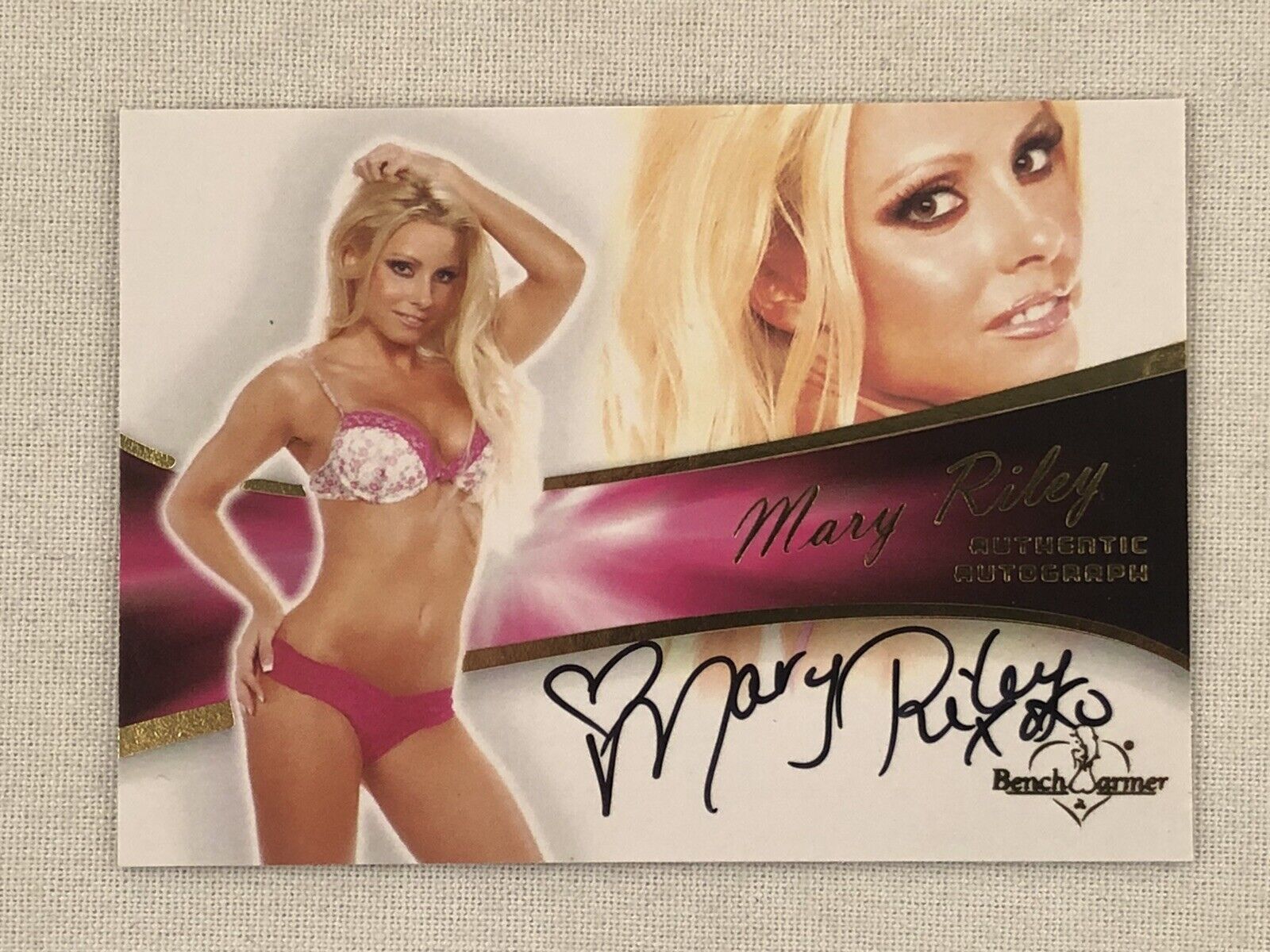 2011 Benchwarmer Bubble Gum Mary Riley Autograph Card A-01 Bench Warmer