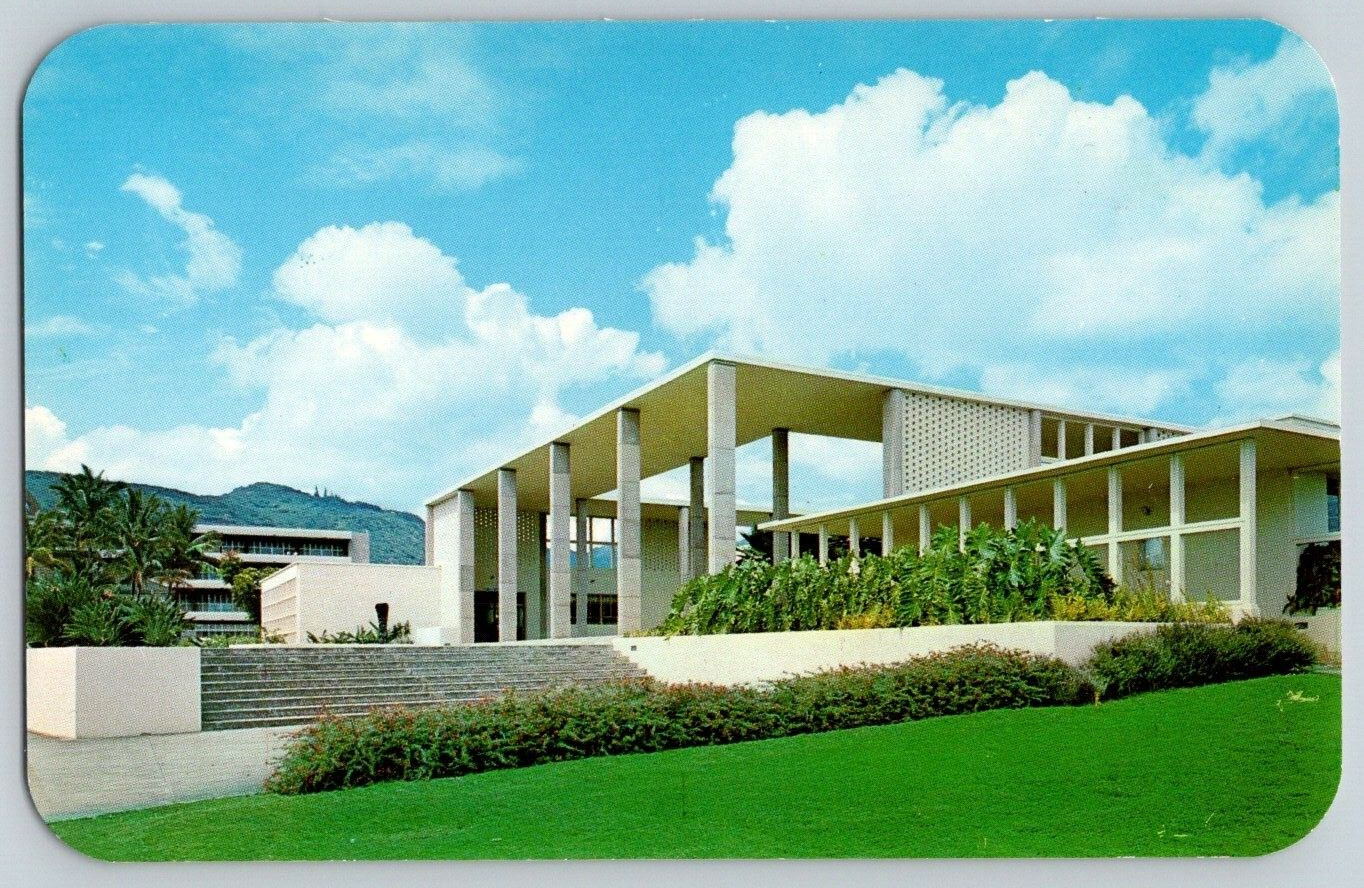 Postcard~ Administration Building~ University Of Hawaii~ Honolulu, HI