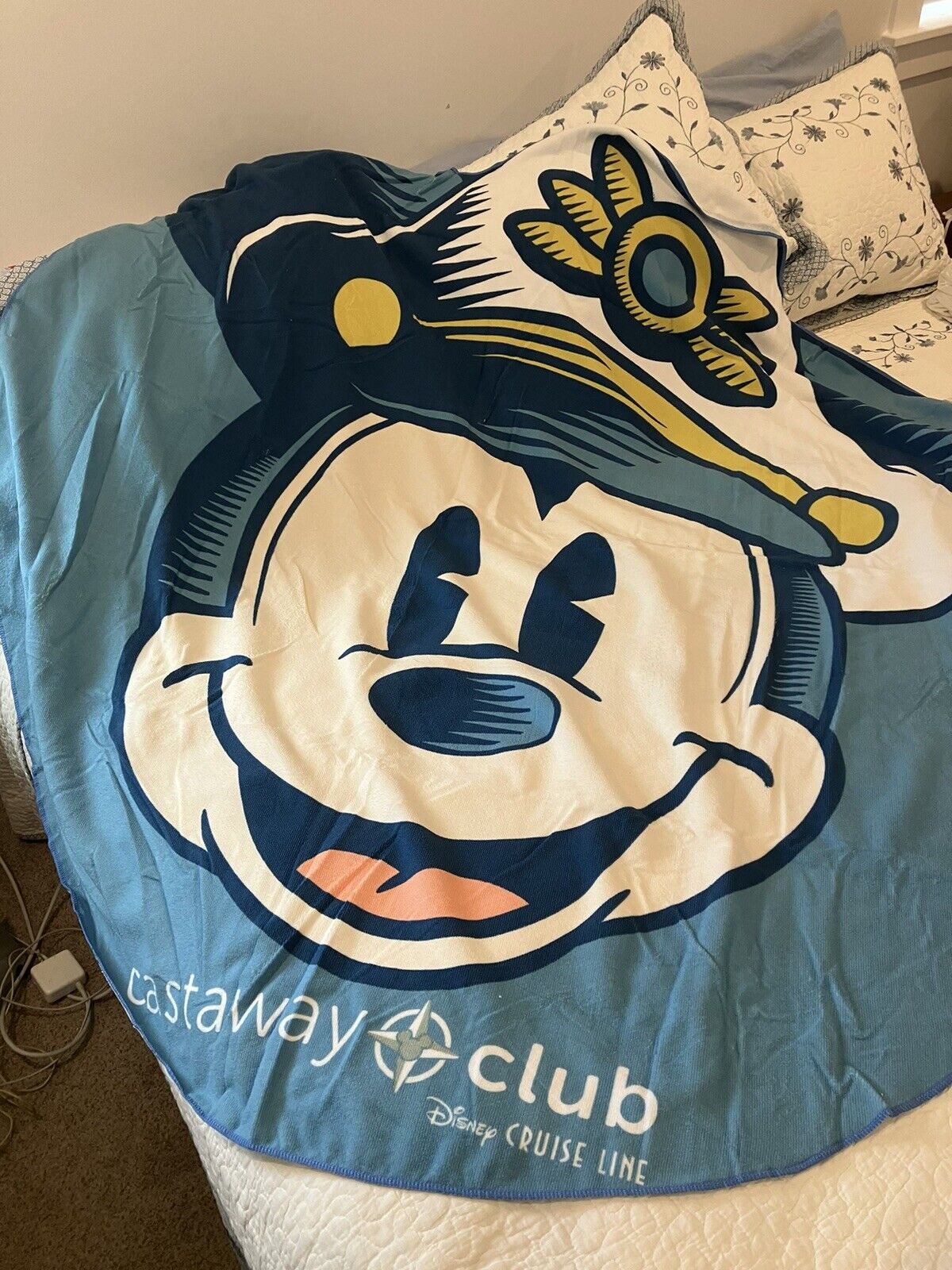Disney Cruise Line Castaway Club Mickey Circle Beach Towel 