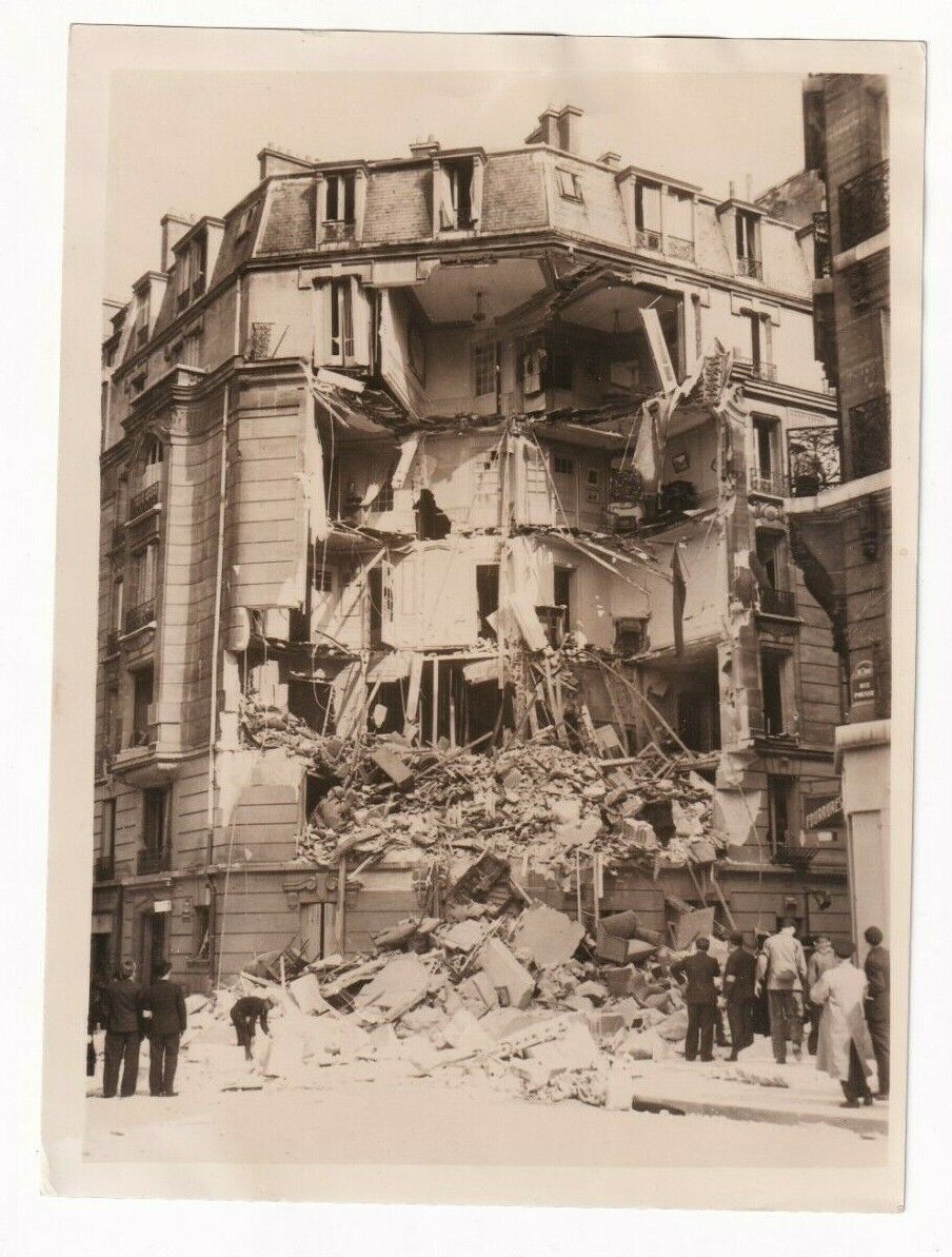 WWII DOOMED FRENCH CAPITAL HOUSES AFTER LUFTWAFFE AIR RAID FRA 1940 Photo Y 297