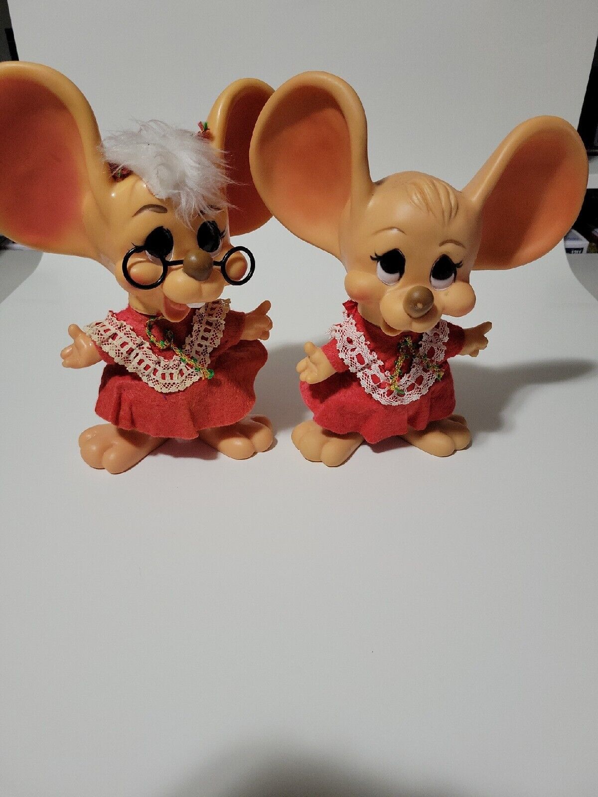 Mrs santa claus roy des big ears christmas mouse mice bank toy figure