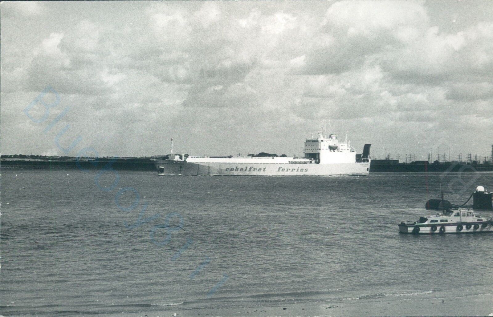 Panamanian Mv Symphorine off gravesend 1992 ship photo