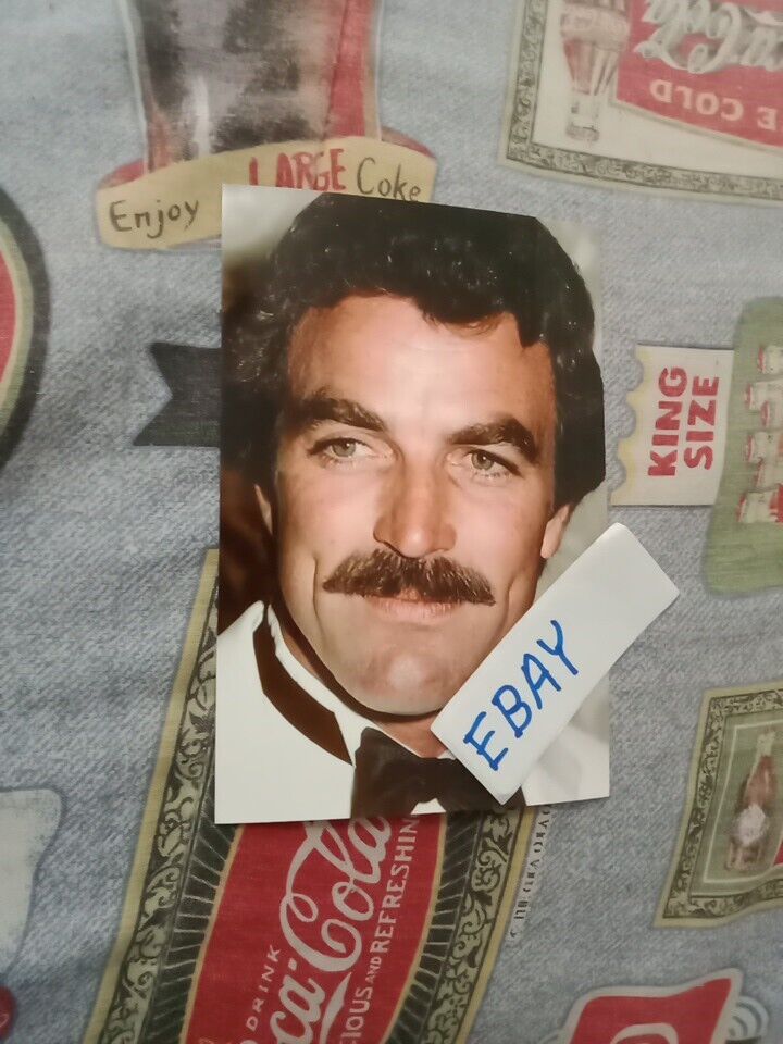 TOM SELLECK, GLOSSY COLOR 4X6 PHOTO, BRAND NEW 