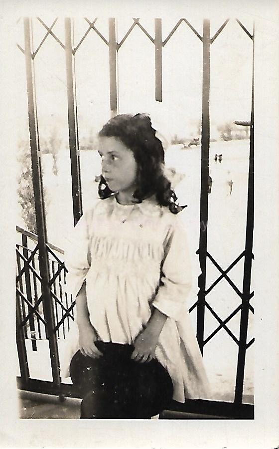 WHEN SHE WAS YOUNG Vintage FOUND PHOTO Child GIRL bw Snapshot ORIGINAL 211 54 N