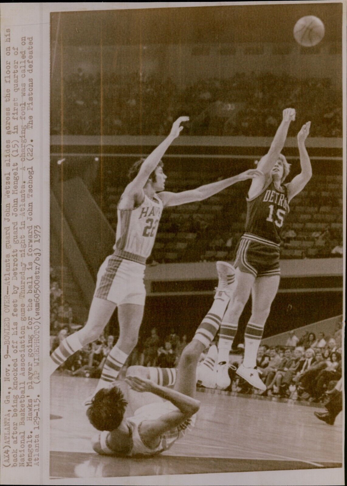 LG787 1973 Wire Photo JOHN WETEZEL MENGELT Atlanta Hawks Detroit Pistons Game