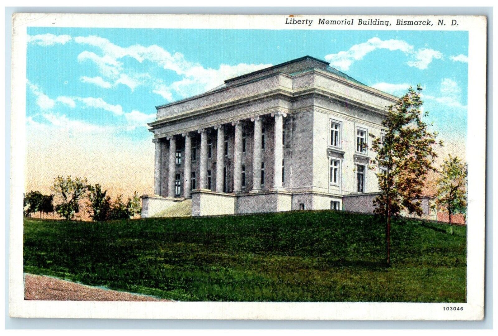 c1930\'s Liberty Memorial Building Bismarck North Dakota ND Vintage Postcard