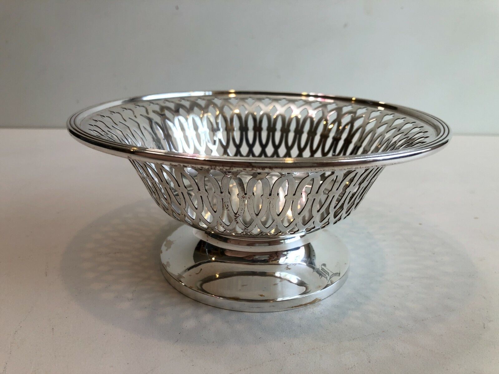GM Co EP 0825 Silverplated Pierced Footed Bowl, 7\