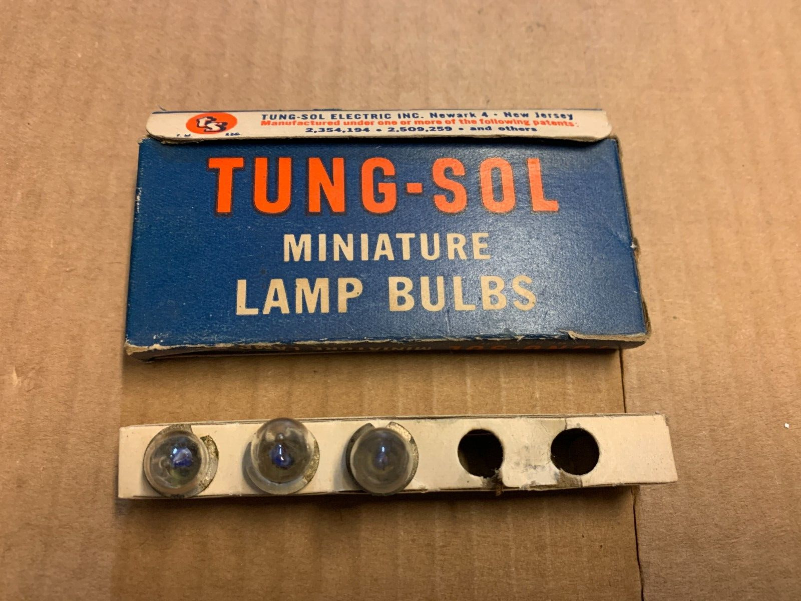 Vintage Tung-Sol Miniature Lamp Bulbs Truck Auto Advertising Box 50A 2.38v #PR2