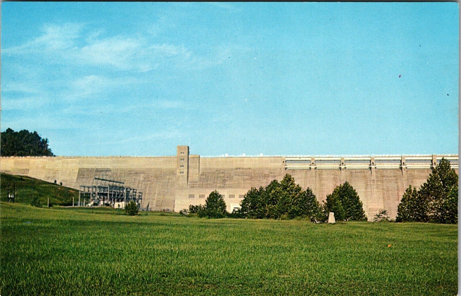 Celina, TN Tennessee Dale Hollow Dam Vintage Chrome Postcard J522