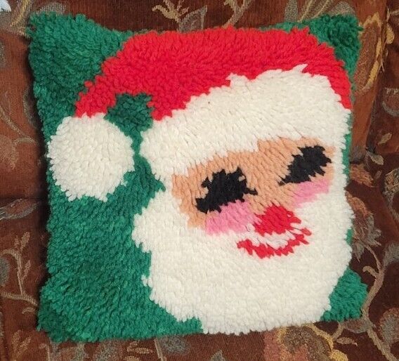 Vtg 1960-70\'s Santa Latch Hook Christmas Holiday Throw  Pillow