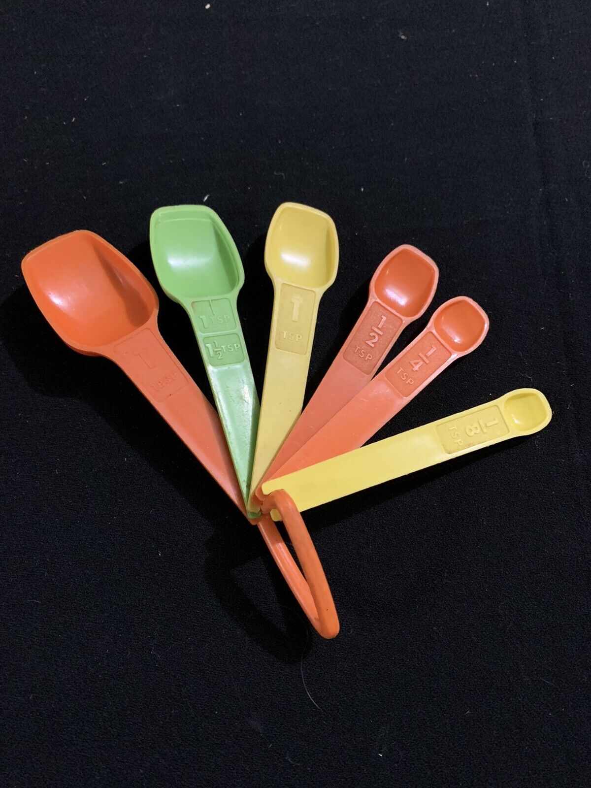 Vintage Tupperware Measuring Spoons W/Ring