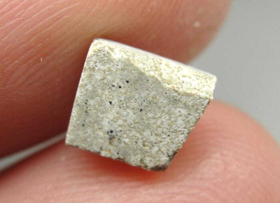 NWA 12338 Achondrite-ung Meteorite - G688-0160 - 0.40g - Rare Meteorite/Special