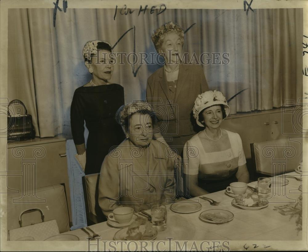 1960 Press Photo Stuart Clan newly elected officers at Clan\'s annual luncheon
