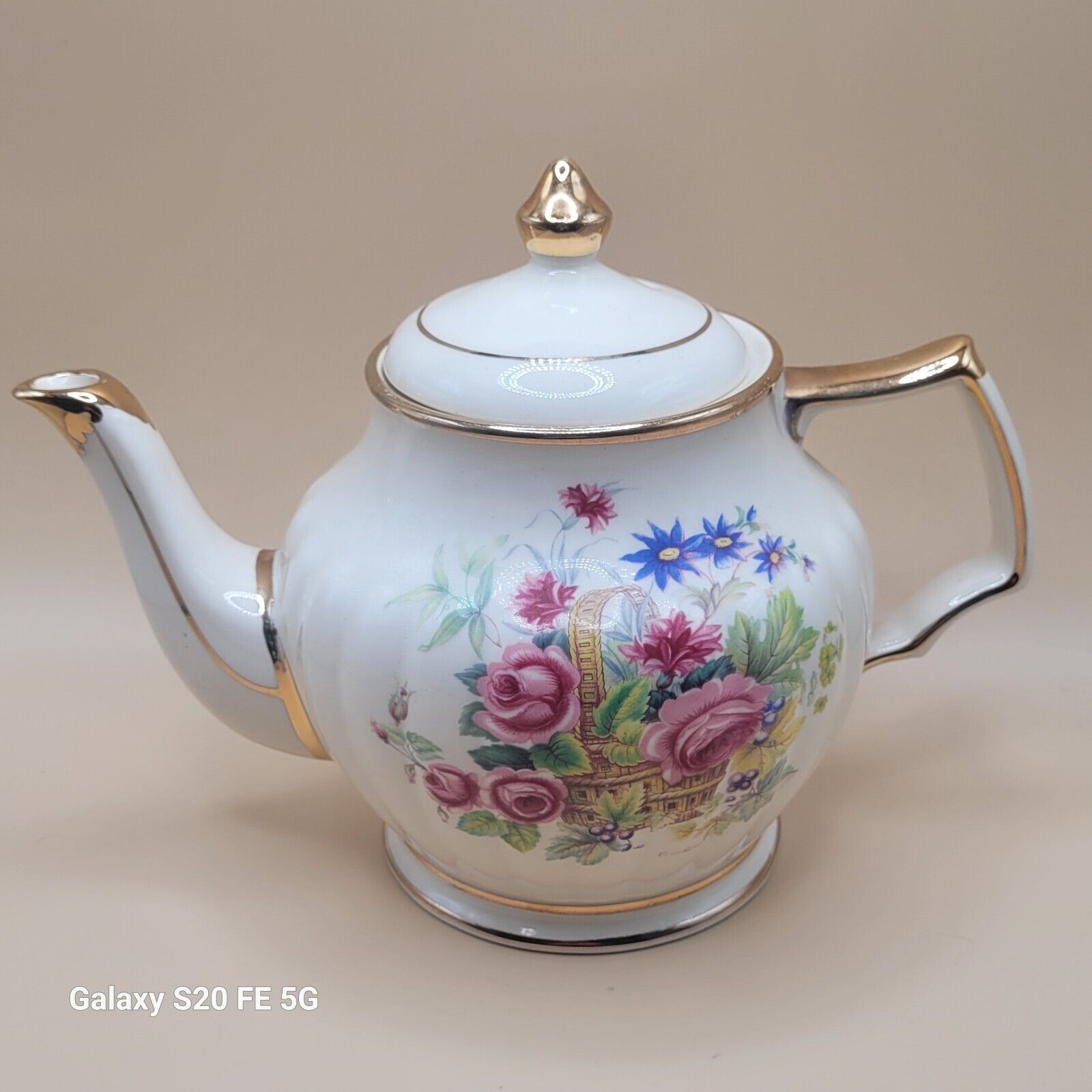 Mid- Century Sadler Teapot pattern 3540 Basket of Flowers