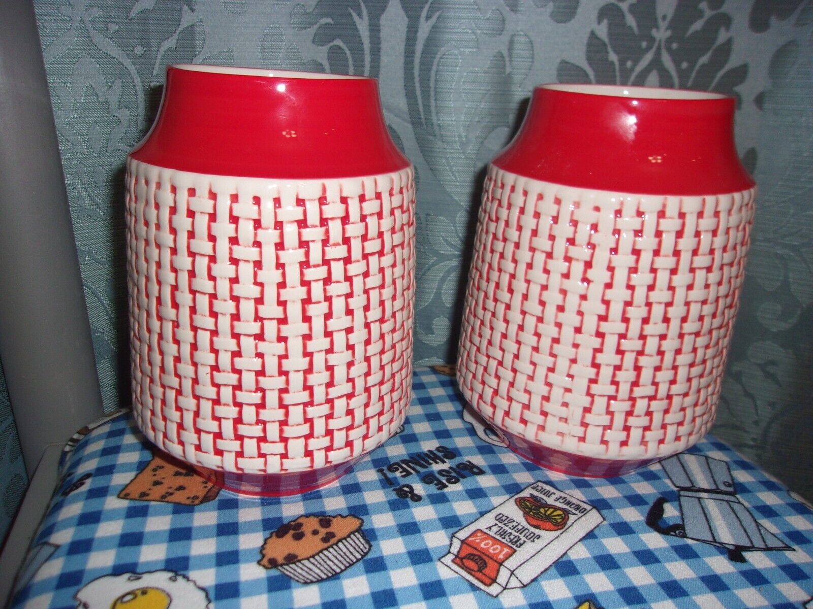 Pair of FTD Retro ceramic Red & White basket weave vases
