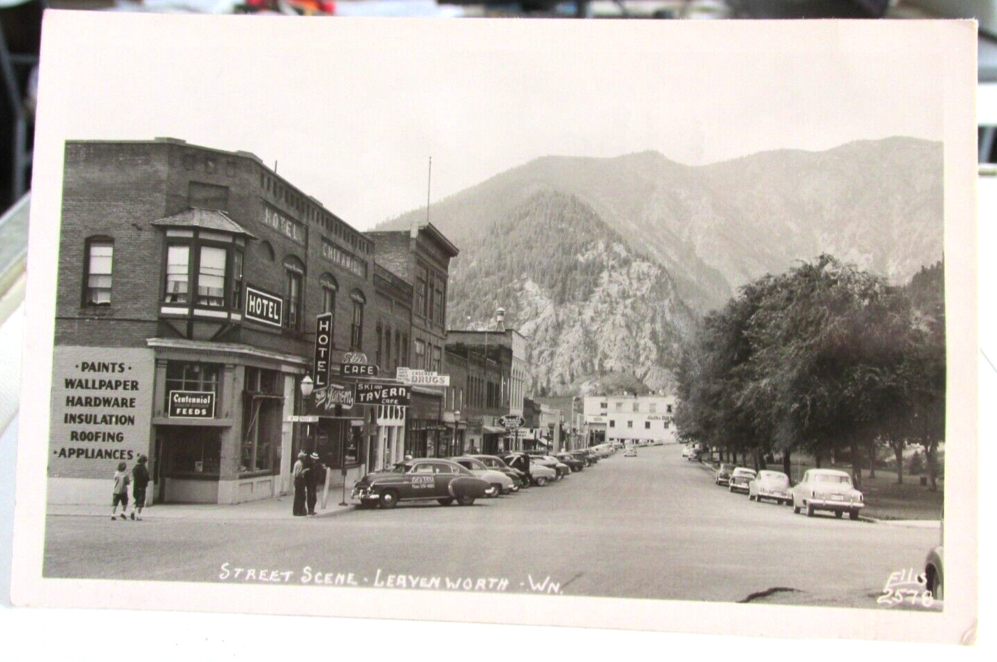 1950s LEVENWORTH WASHINGTON, WA. RPPC Real Photo Postcard Street Scene ELLIS