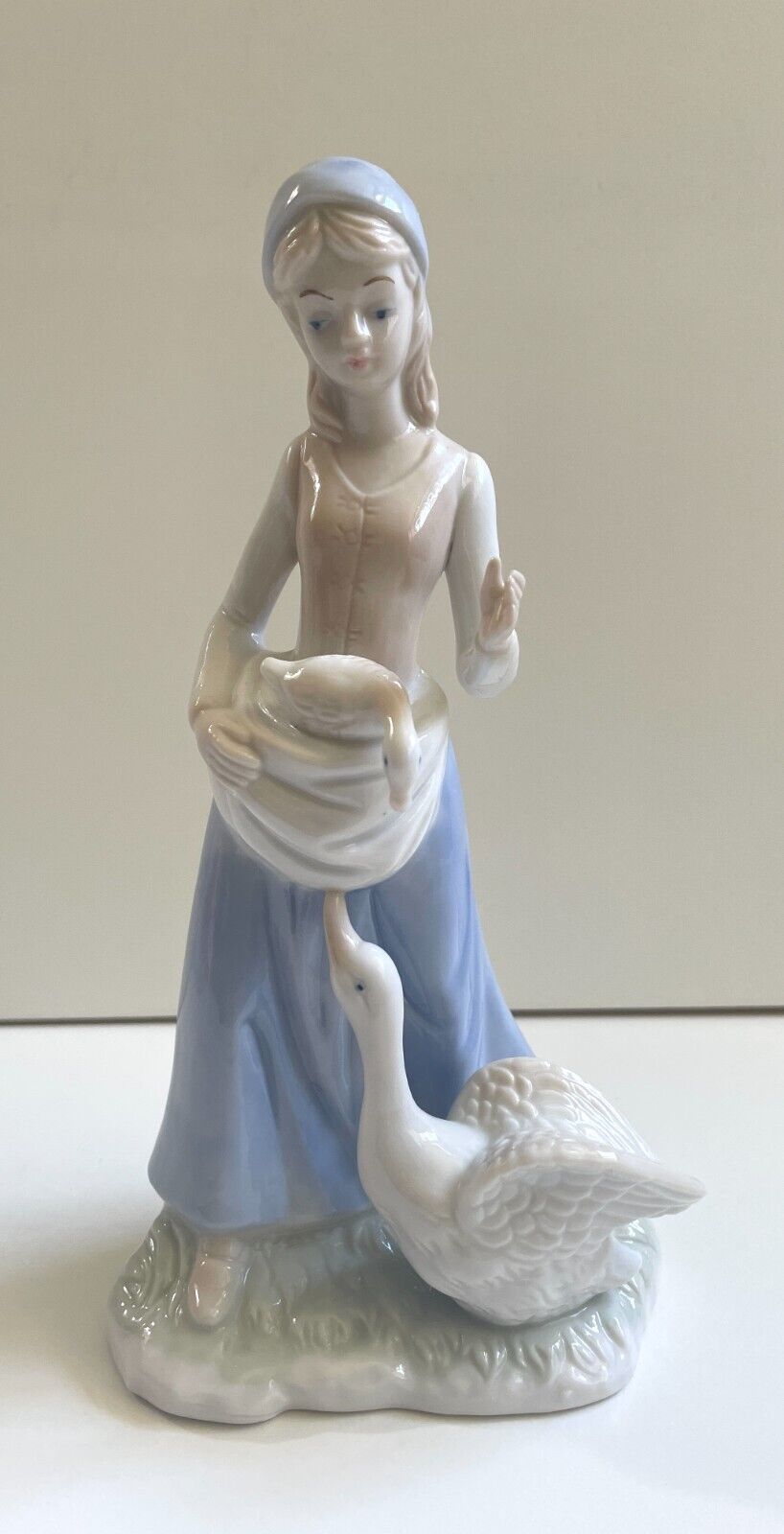 Vintage Lady Figurine Woman With 2 Ducks Ceramic White Blue 8
