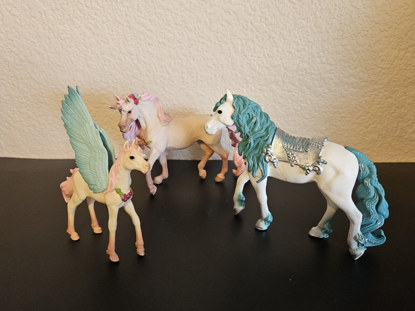 Schleich Unicorn Pegasus  Bayala Horse 2017 Fantasy lot of 3