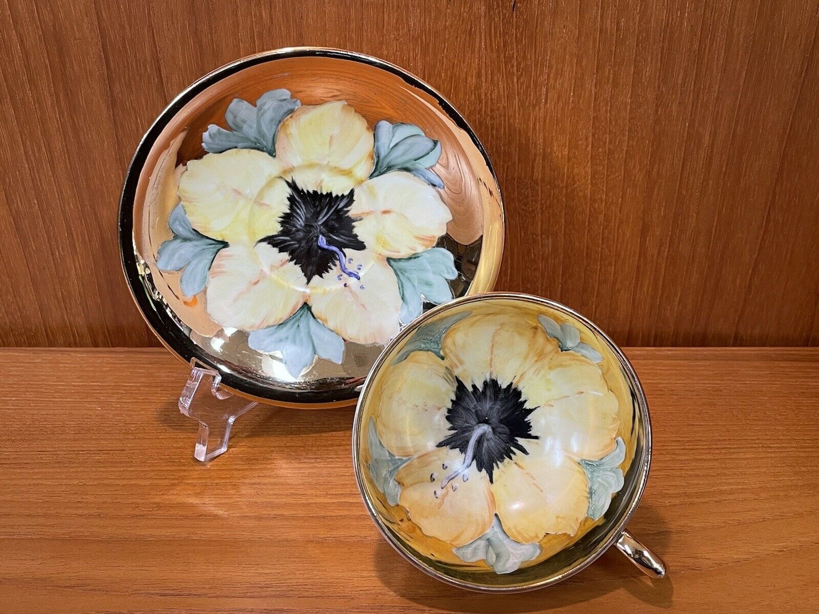 Vtg CLARENCE Bone China Hand Painted Gold Center Interior Flower Cup & Saucer