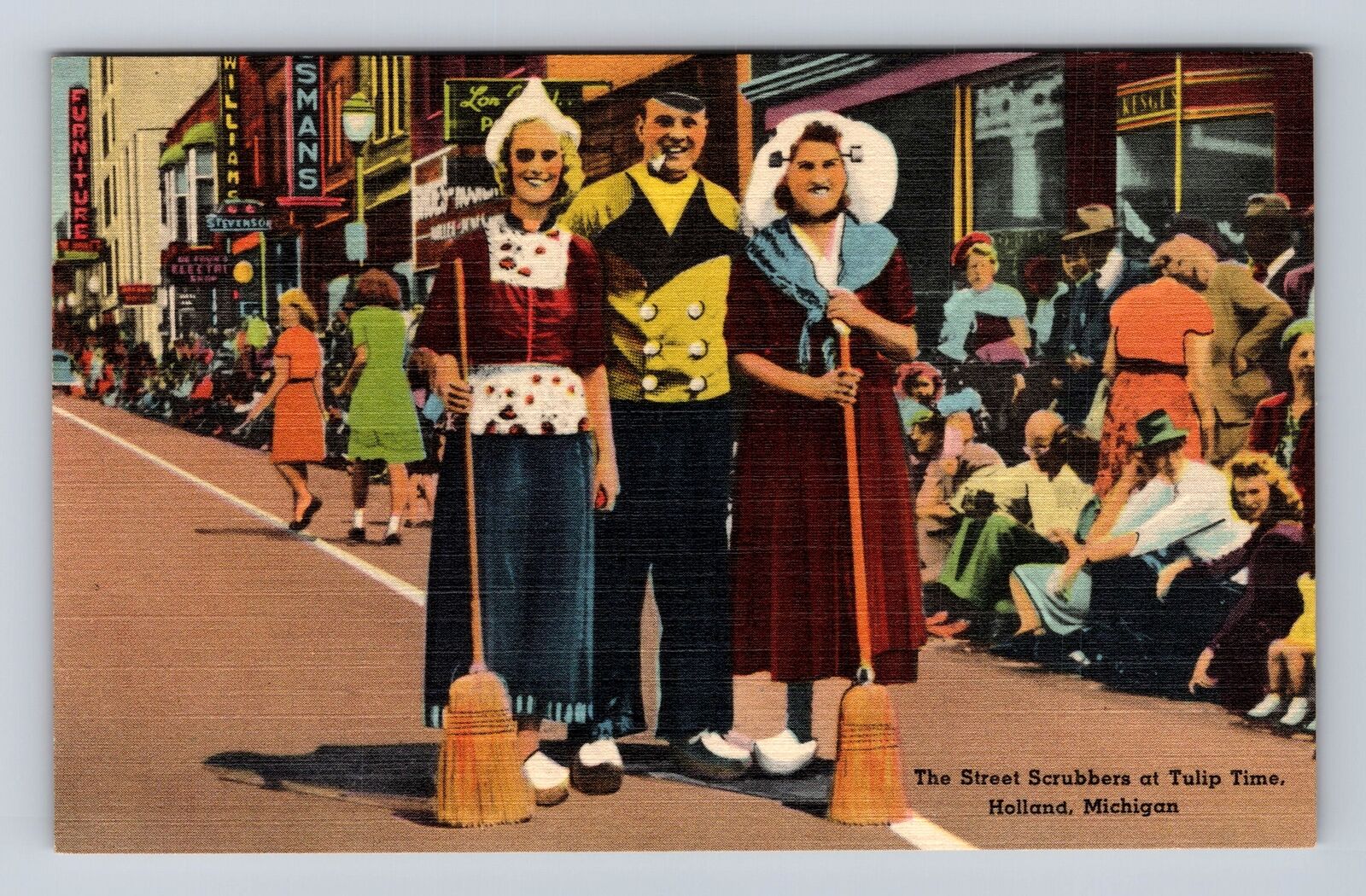 Holland MI-Michigan, The Street Scrubbers At Tulip Time, Vintage Postcard