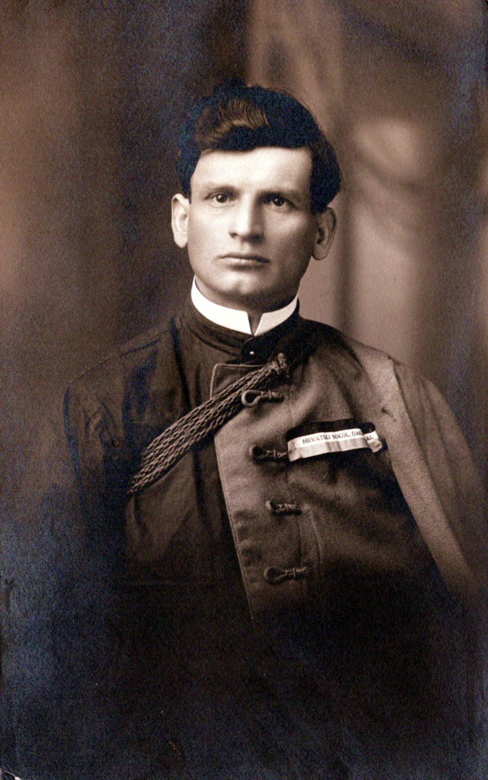 Man Hrvatski sokol 1914 Shoulder Uniform Croatian Vintage Real Photo Post Card