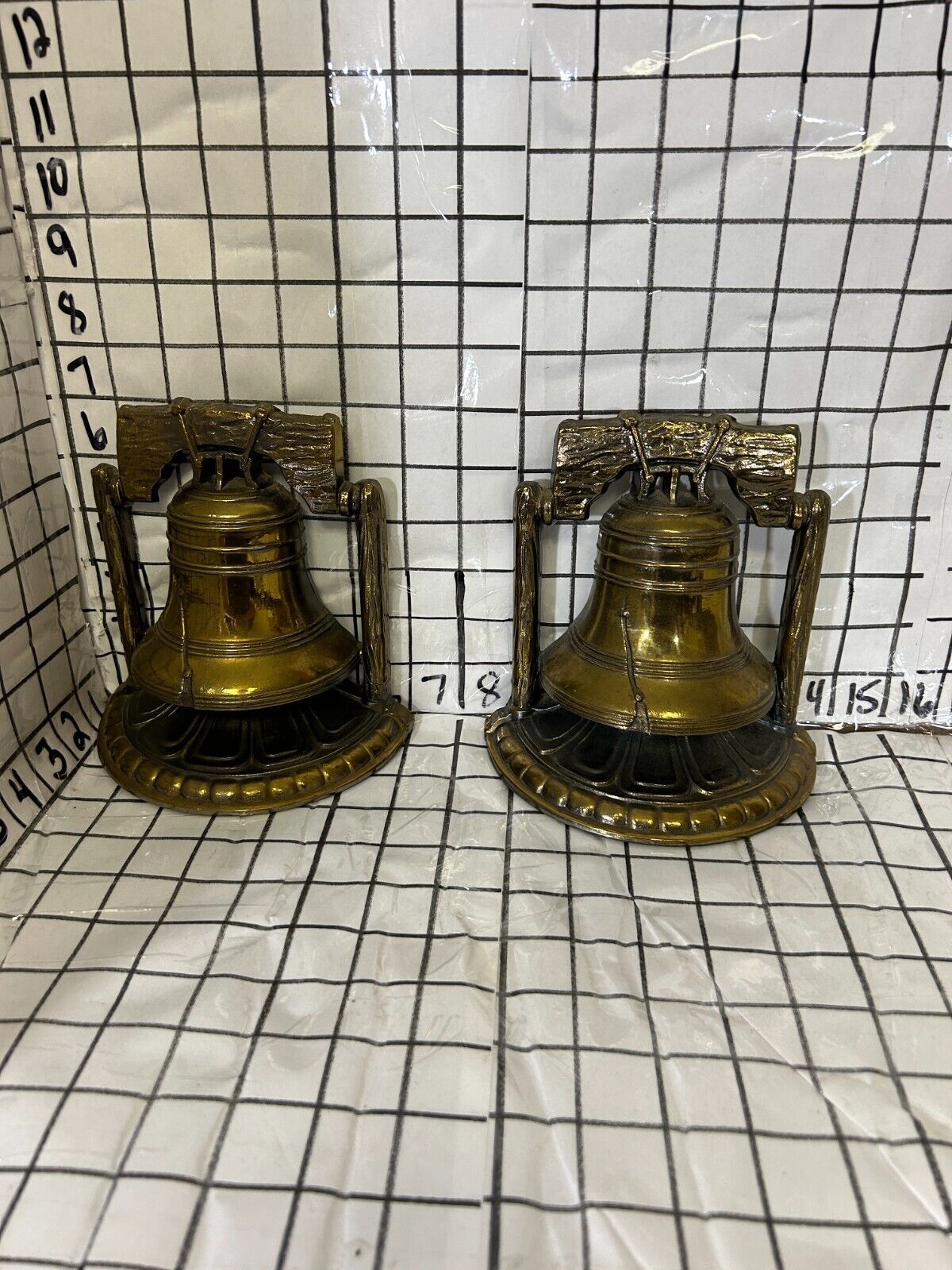 VINTAGE 1974 BRASS LIBERTY BELL BOOKENDS VERY NICE CONDITION BEAUTIFUL PATINA