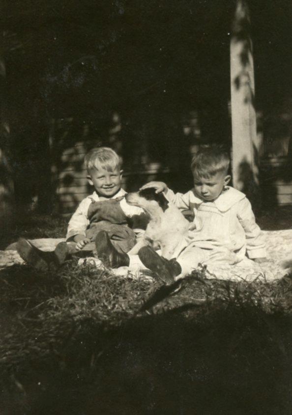 QT151 Vtg Photo TWO BOYS WITH THEIR DOG ON A BLANKET c Early 1900\'s