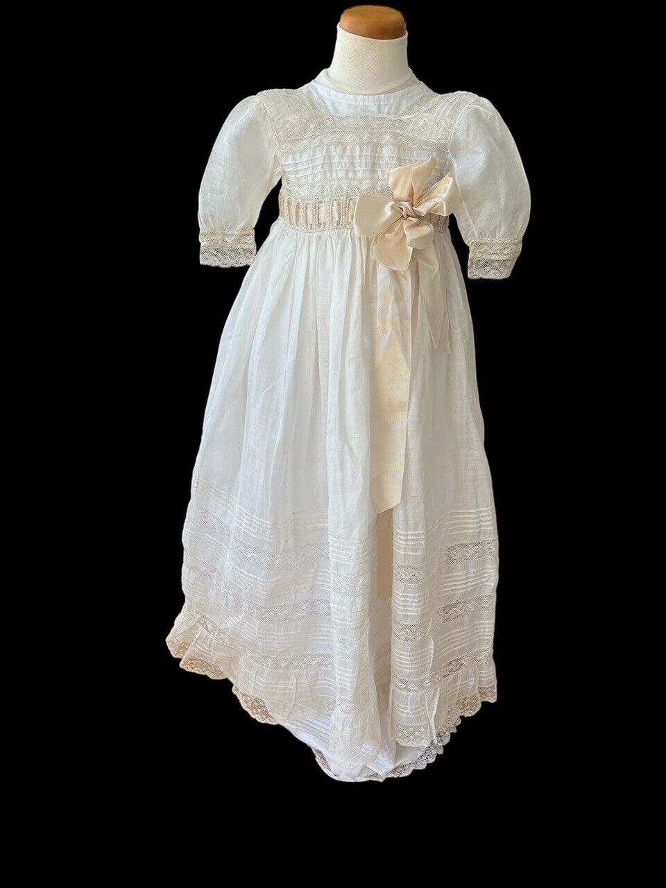 ANTIQUE LACE-CIRCA 1900.FINE LAWN CHRISTENING GOWN W/RIBBONS,VALENCIENNE LACE