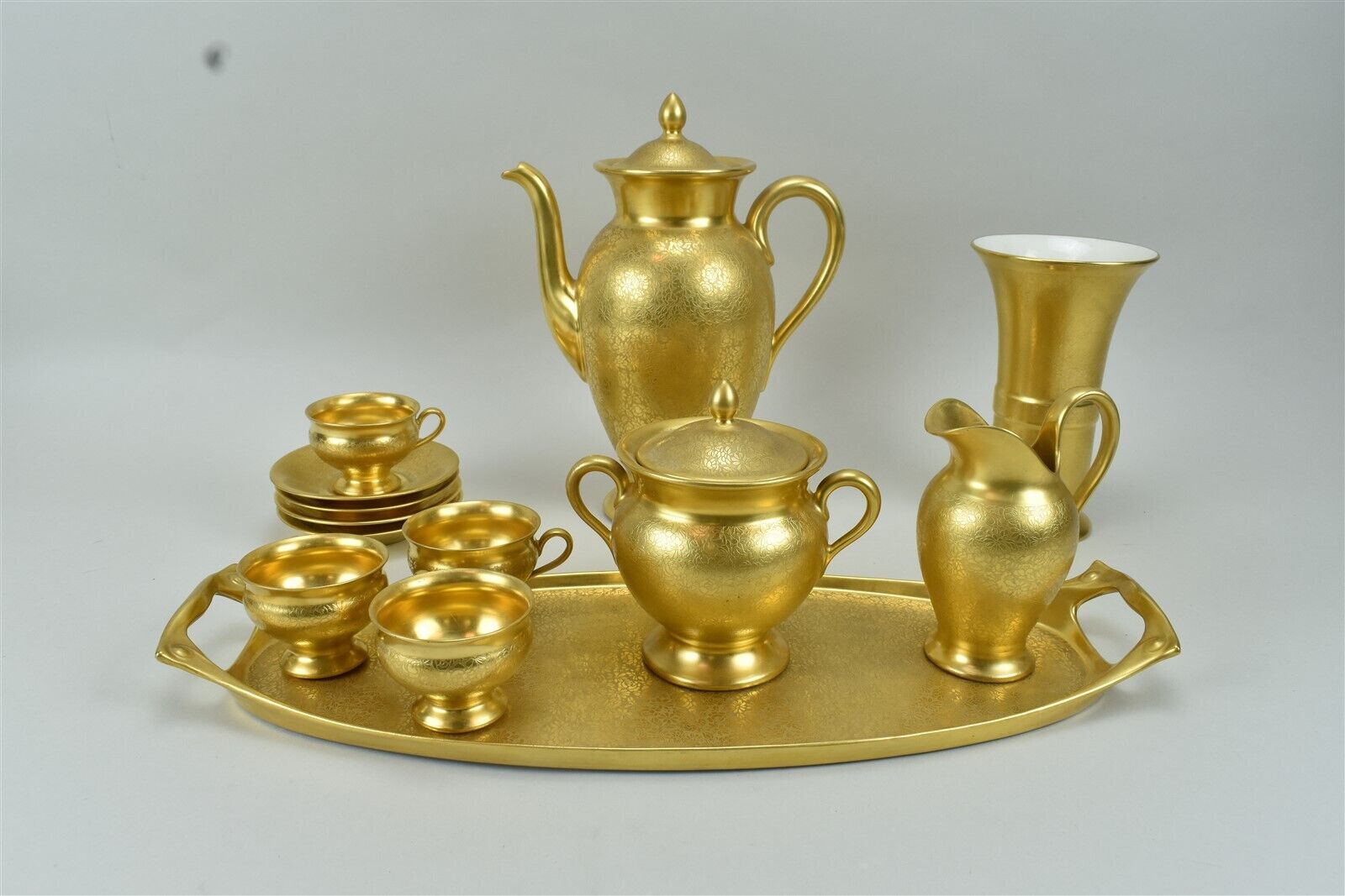 Pickard Gold Daisy 13 Piece Tea Set Tray Teapot Creamer Sugar Teacups